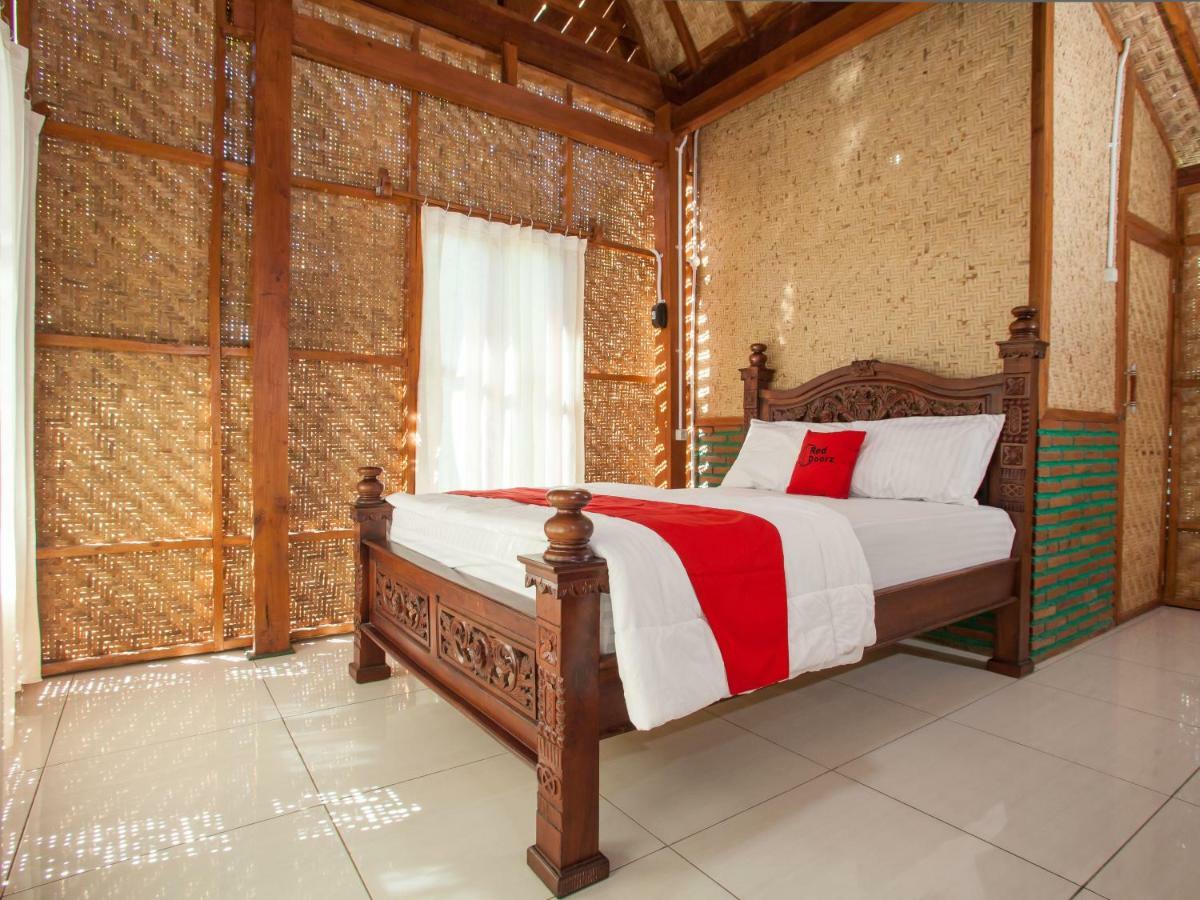 Hotel Reddoorz Near Banyuwangi Kota Train Station Extérieur photo